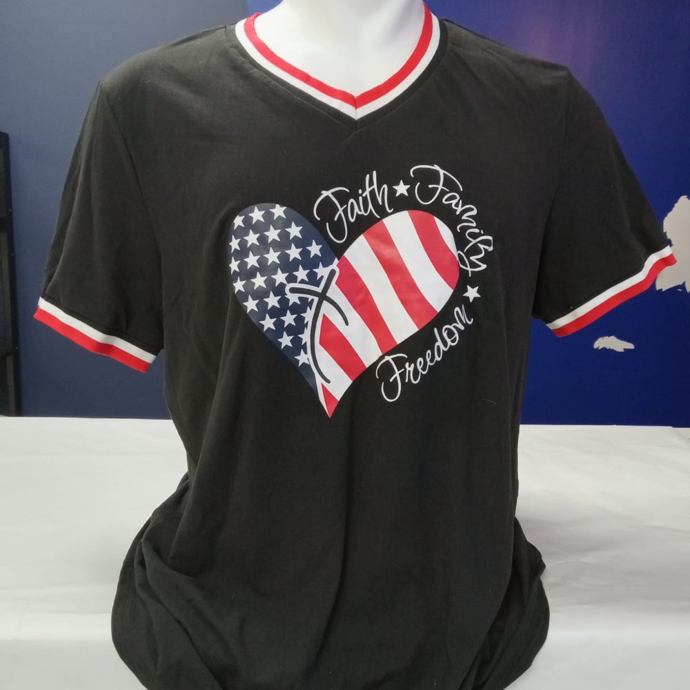 WOMEN´S V NECK T-SHIRT